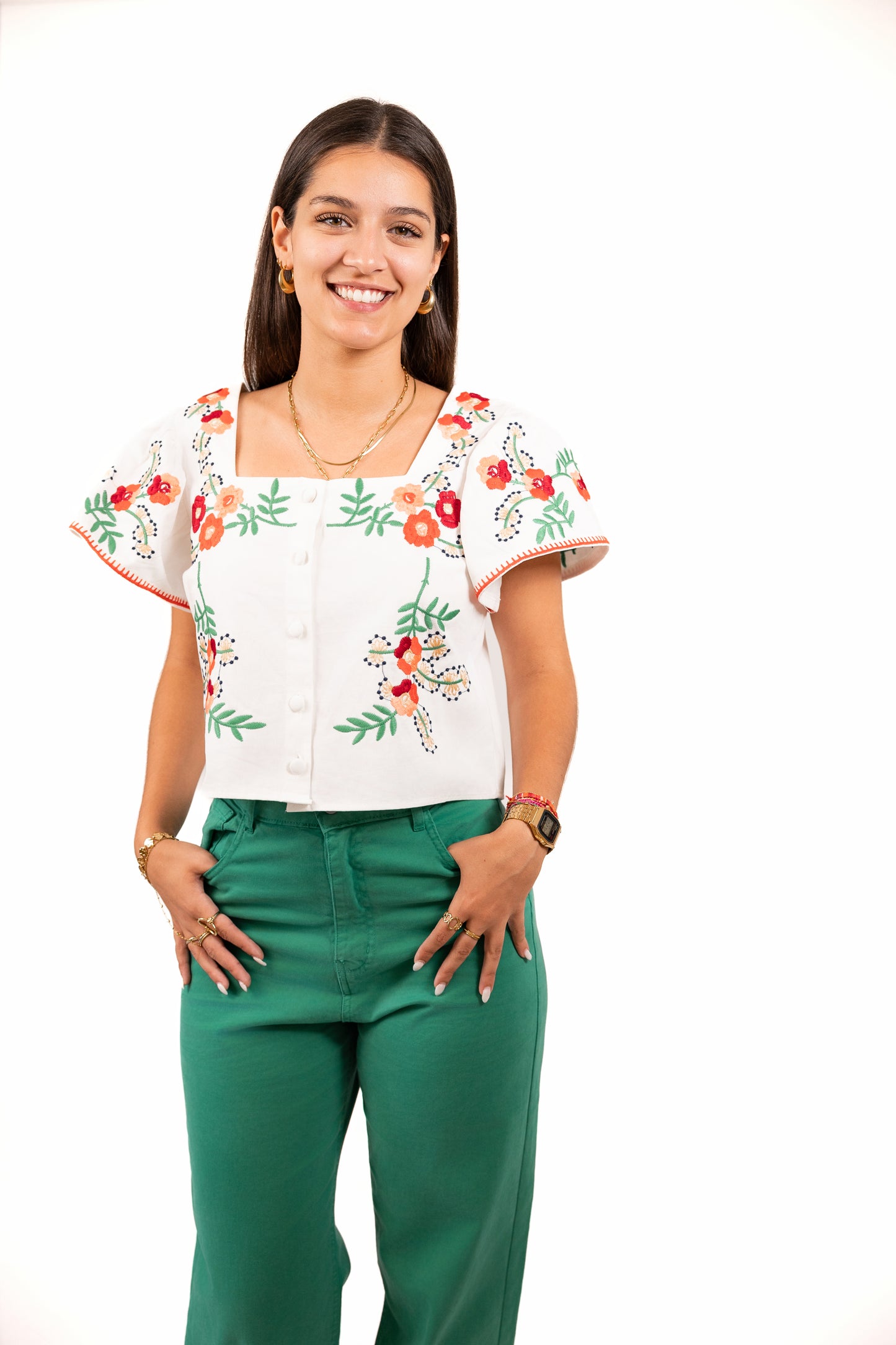Blusa com Folhos e Bordados