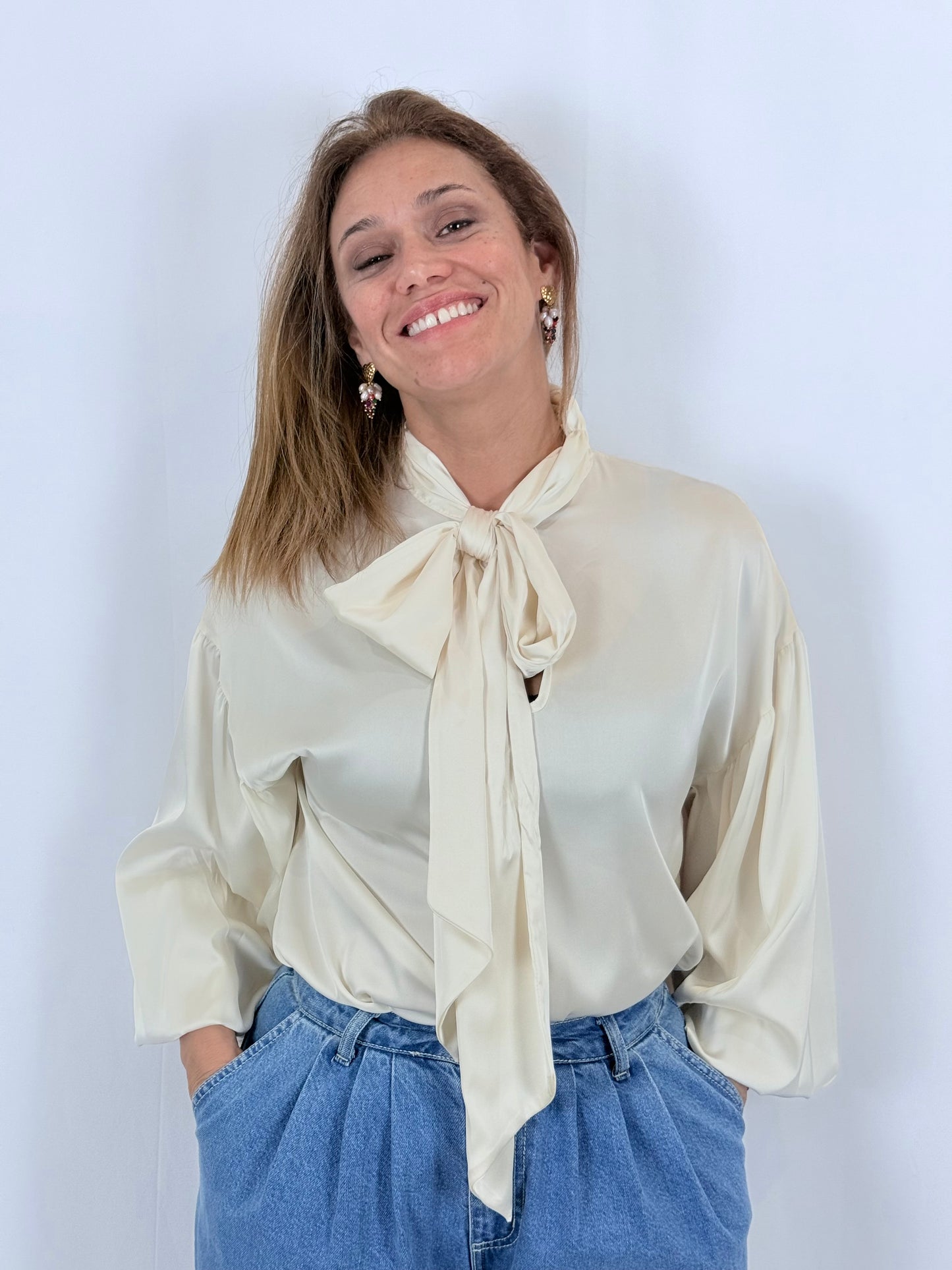Blusa Acetinada Laço