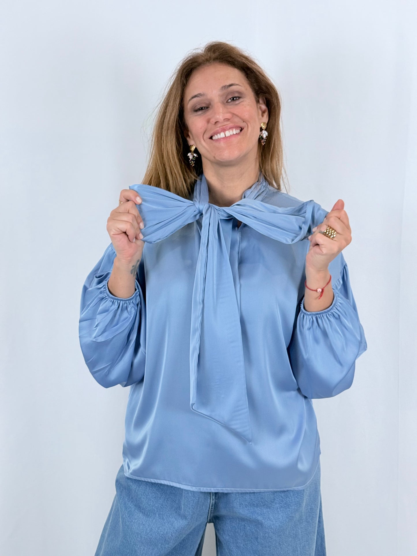 Blusa Acetinada Laço