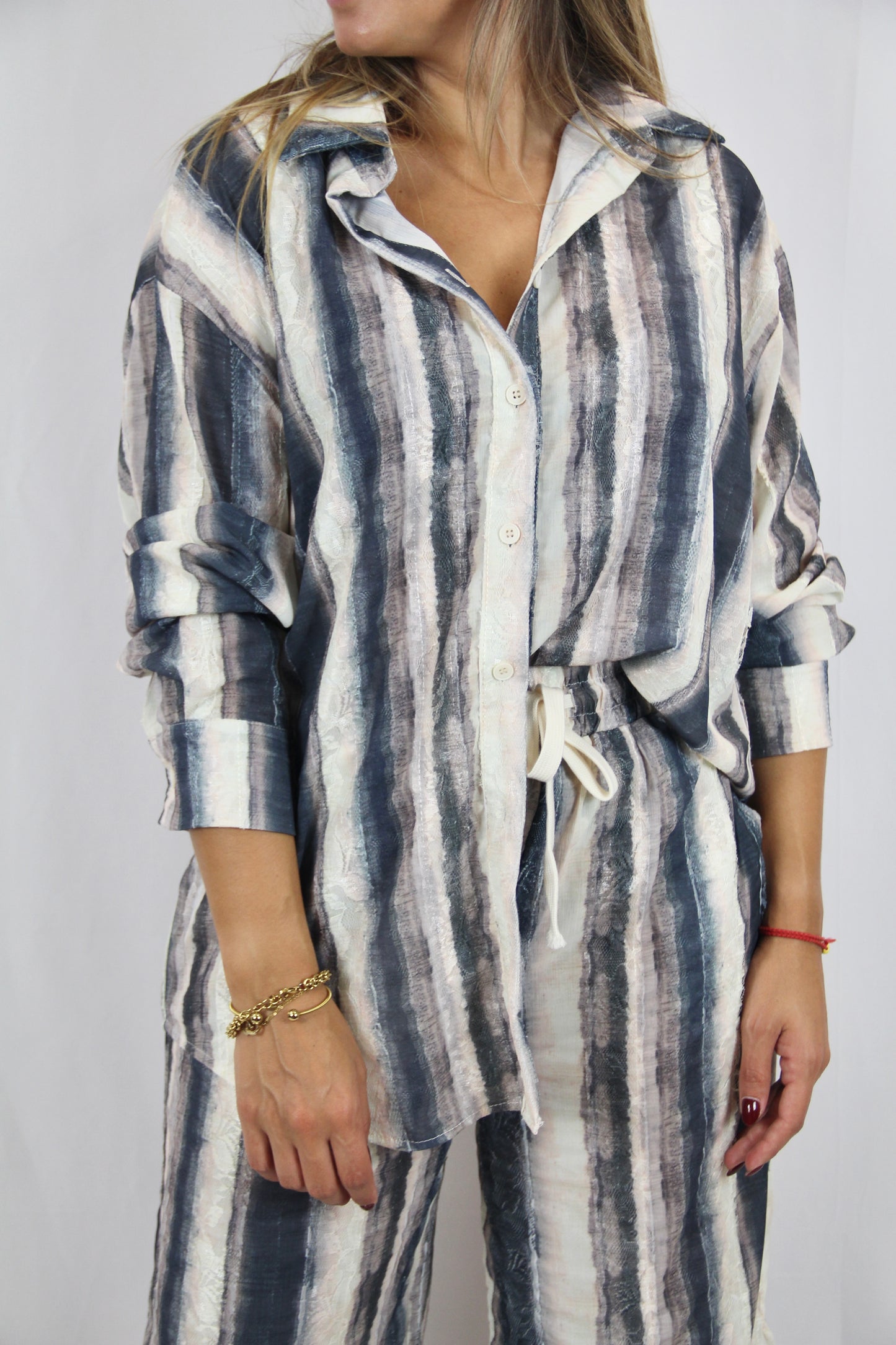 Camisa Fluída Rendada