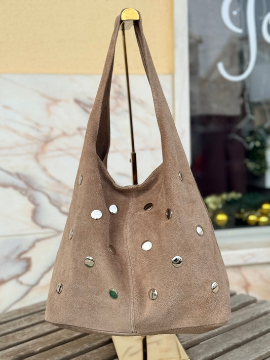 Mala de camurça com tachas